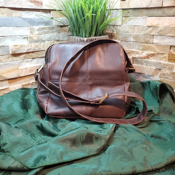 CHEROKEE, VEGAN LEATHER PURSE, CROSSBODY, EUC - Picture 1 of 8